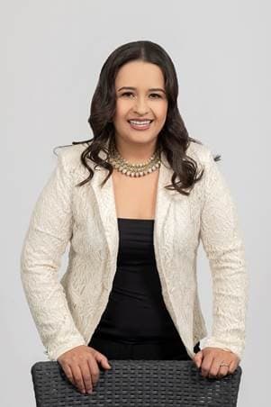 Dra Claudia Holguin